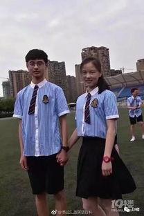 早恋吃瓜,早恋风波，吃瓜群众围观校园甜蜜故事