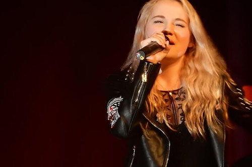 梦到认识的人是明星,与明星的意外相识之旅