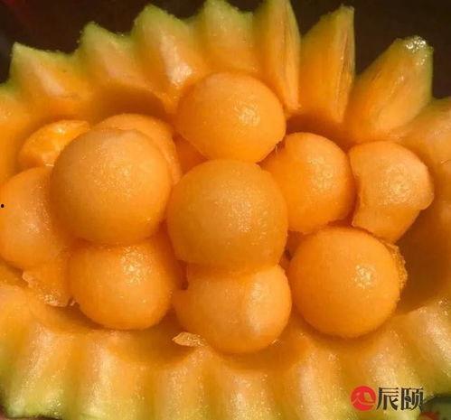 吃哈密蜜蜜瓜,甜蜜滋味，尽享夏日清凉