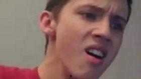 美国网红黑人唱歌歌手,用音乐点燃梦想的火焰